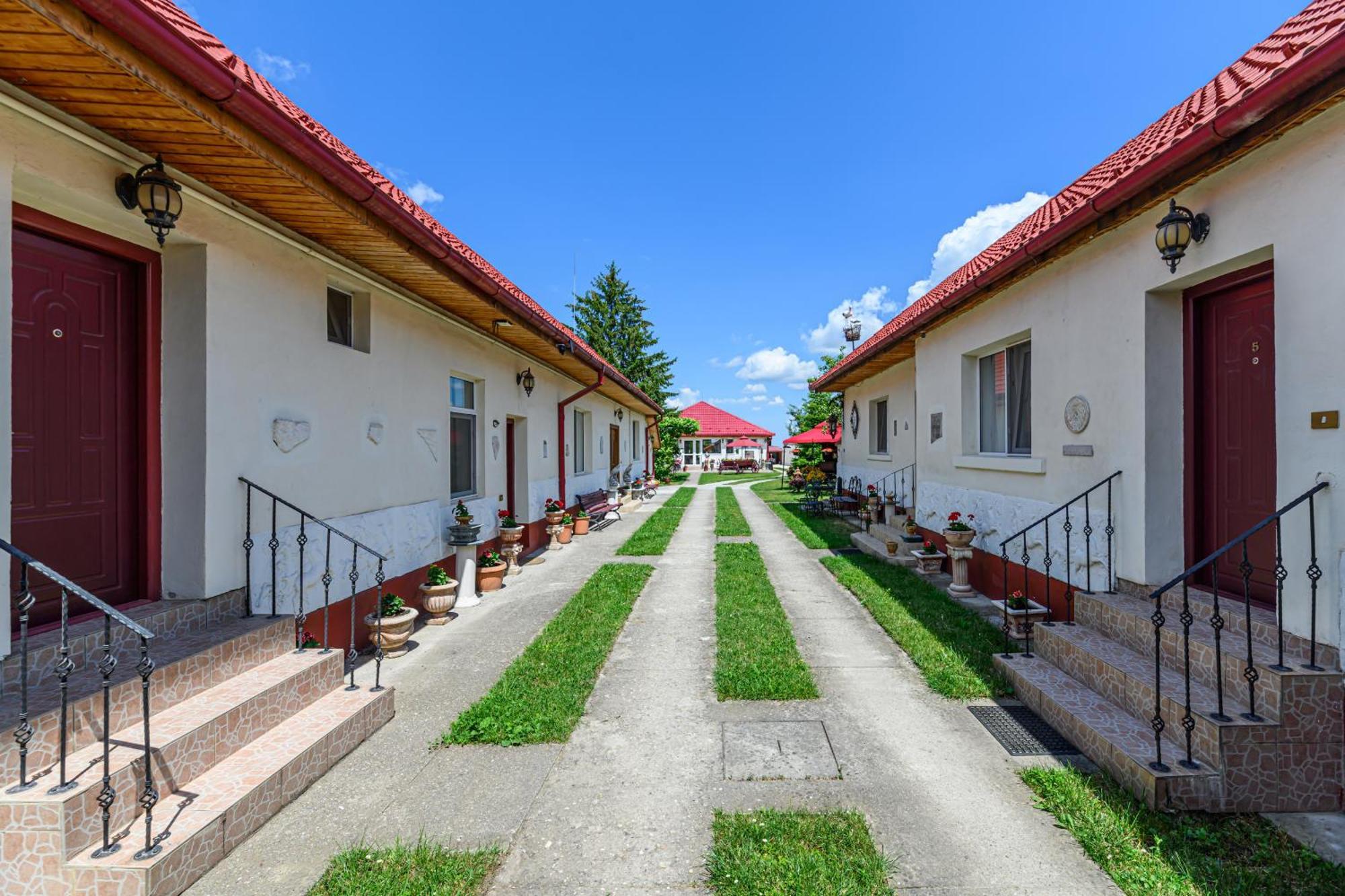 Pensiunea Roma Antica Hărman Buitenkant foto