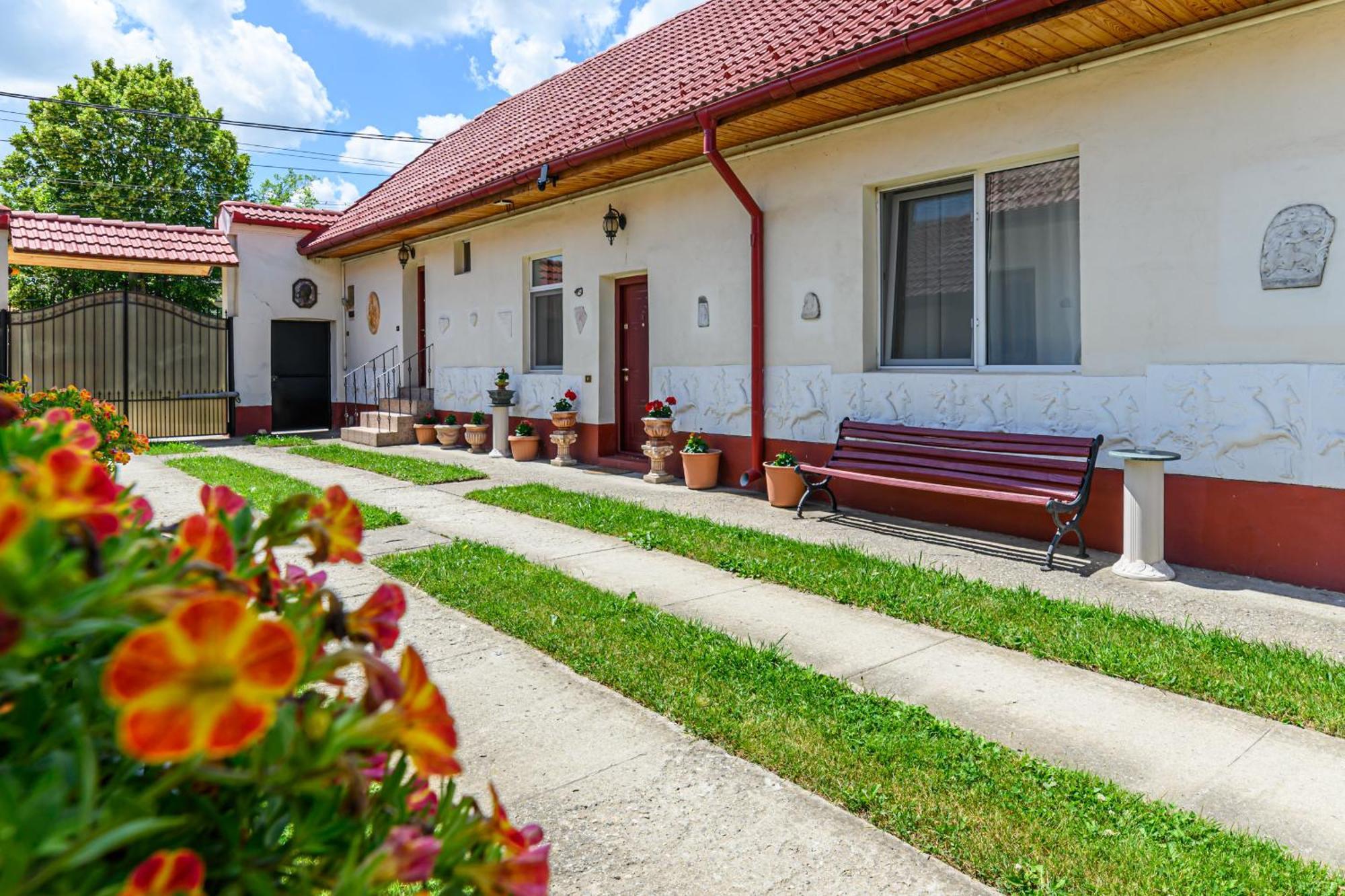 Pensiunea Roma Antica Hărman Buitenkant foto